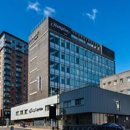 Hampton By Hilton מלון