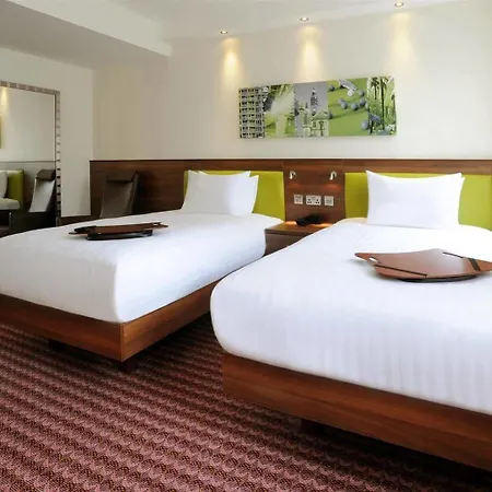 Hampton By Hilton מלון