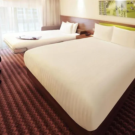 Hampton By Hilton מלון
